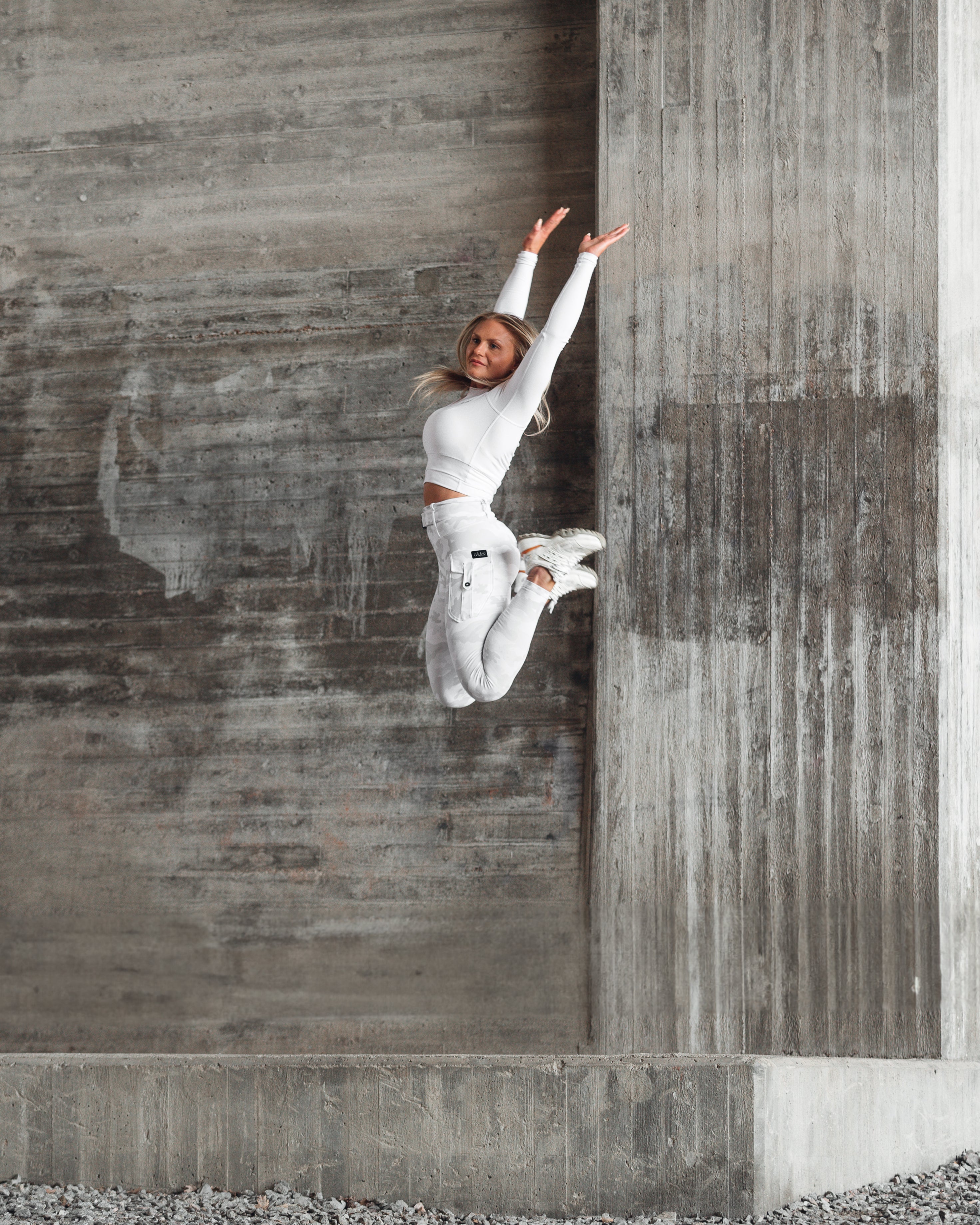 GAVELO Cropped Long Sleeve Frost