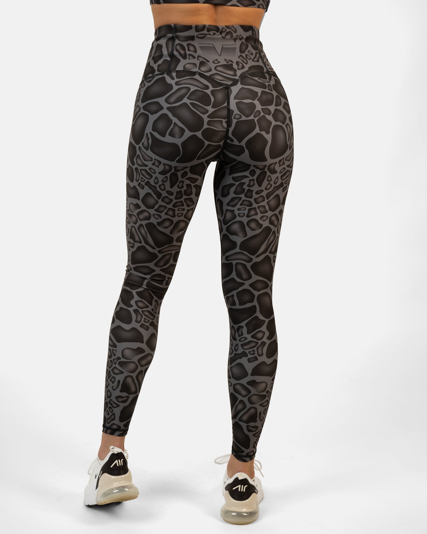 GAVELO Giraffe Black Compression tights