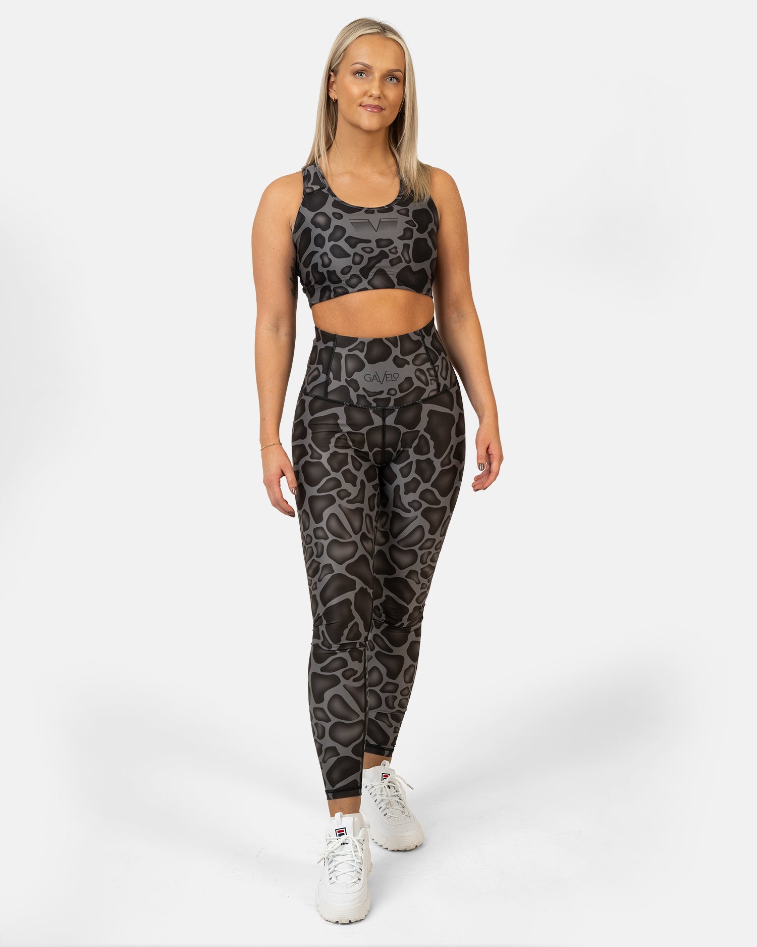 GAVELO Giraffe Black Sport bra