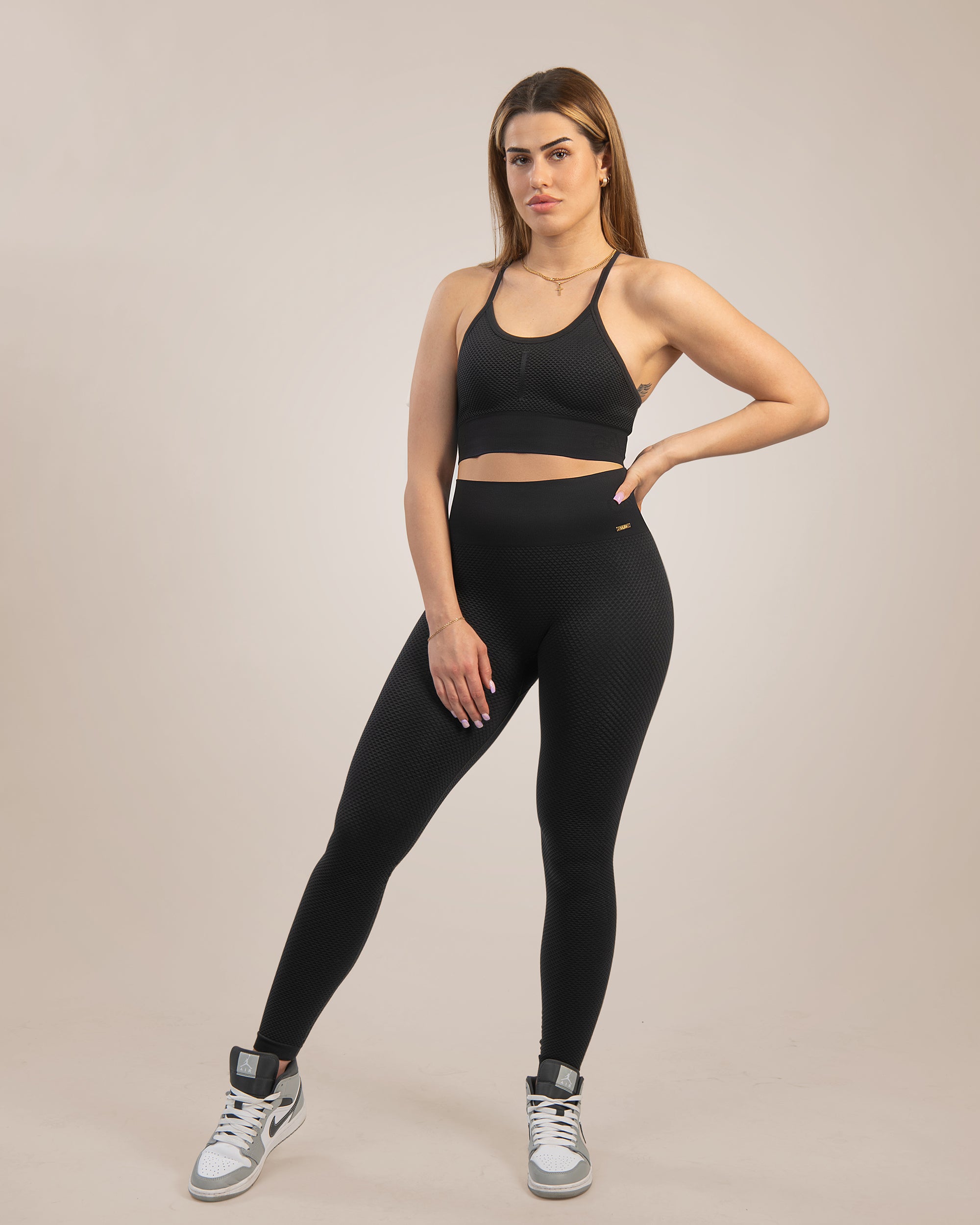 GAVELO Seamless HoneyComb Black Sports Bra