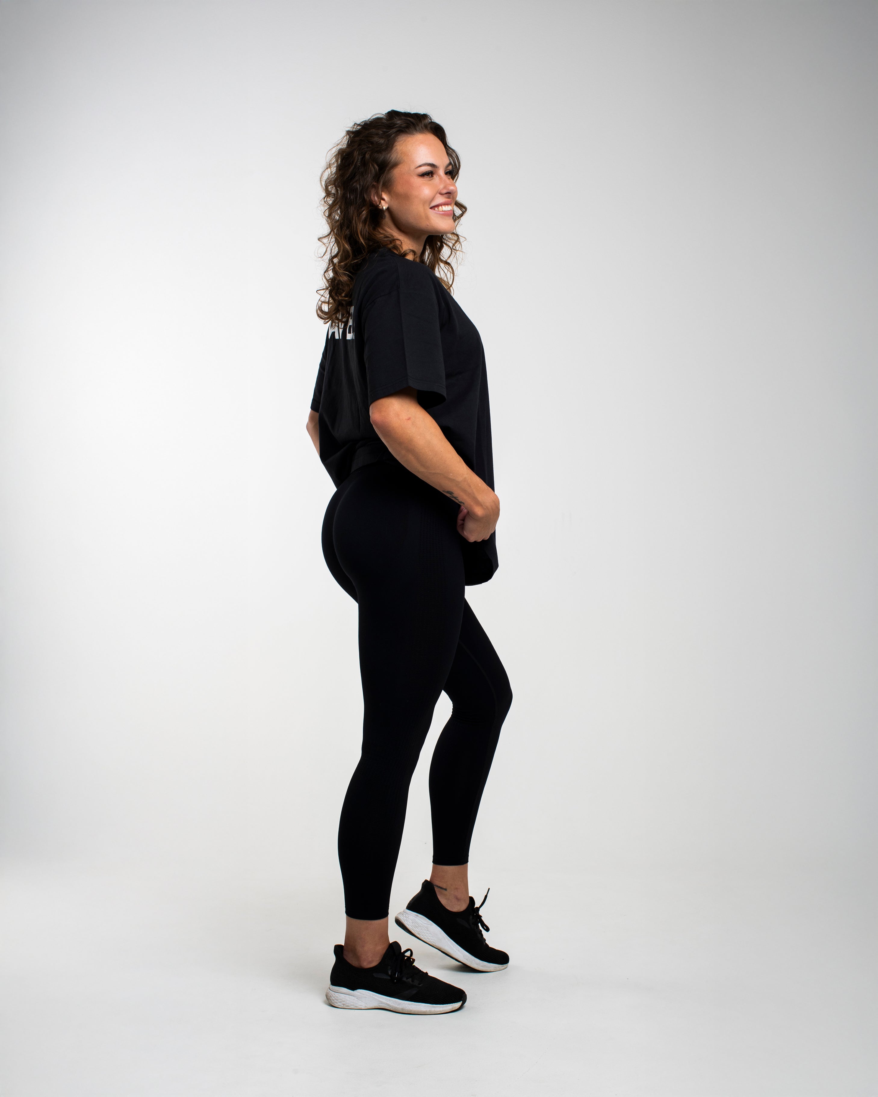 GAVELO Statement Oversize Tee Black