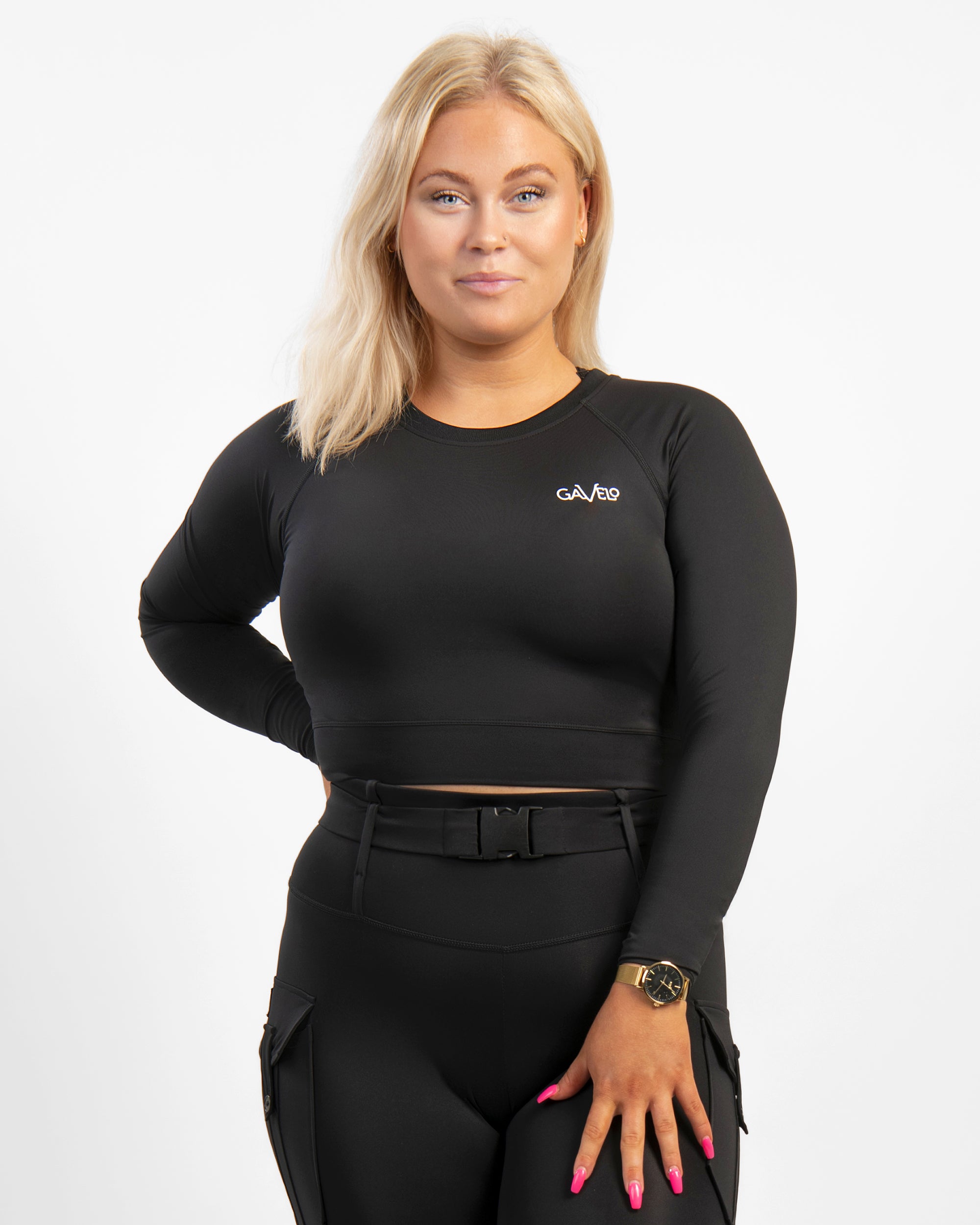 GAVELO Cropped Long Sleeve Black