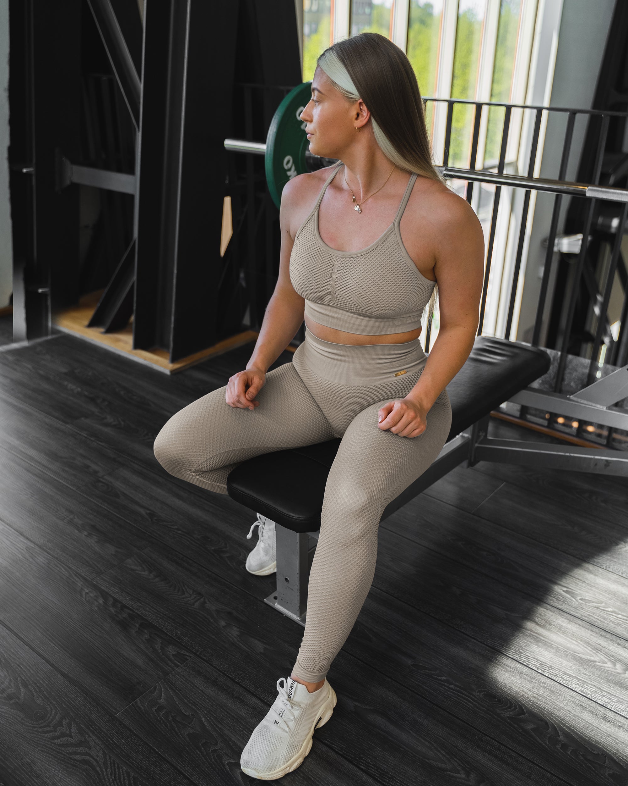 GAVELO Seamless HoneyComb Beige Sports Bra